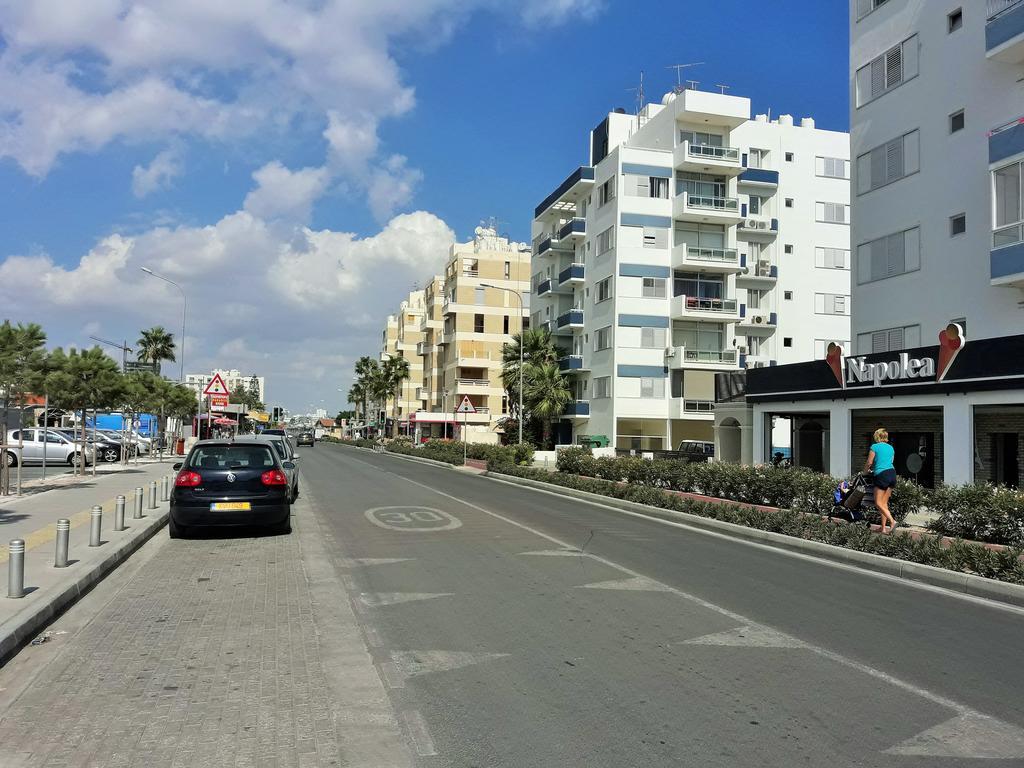 16 Sandy Beach Larnaca Exterior foto