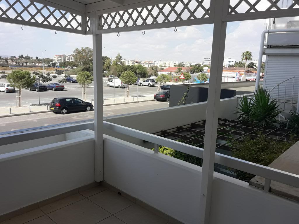 16 Sandy Beach Larnaca Exterior foto