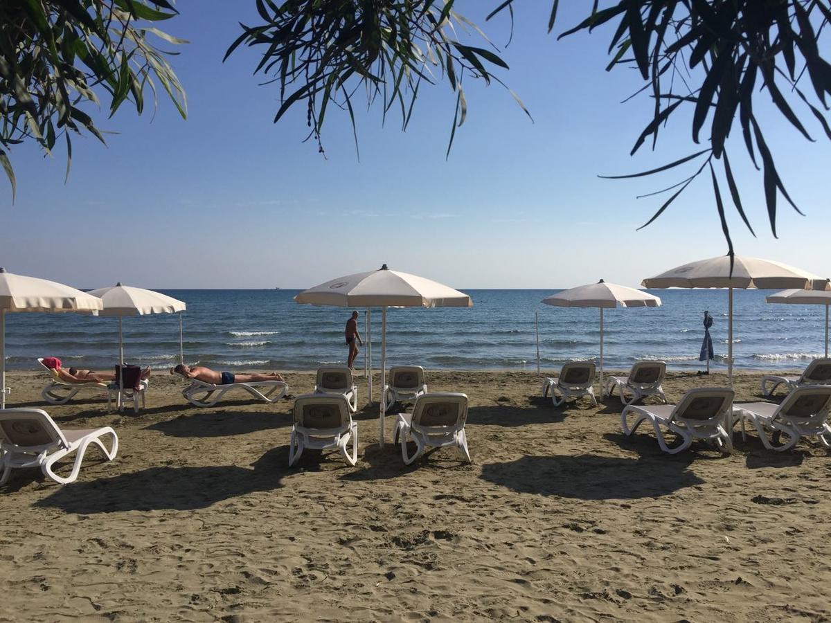 16 Sandy Beach Larnaca Exterior foto
